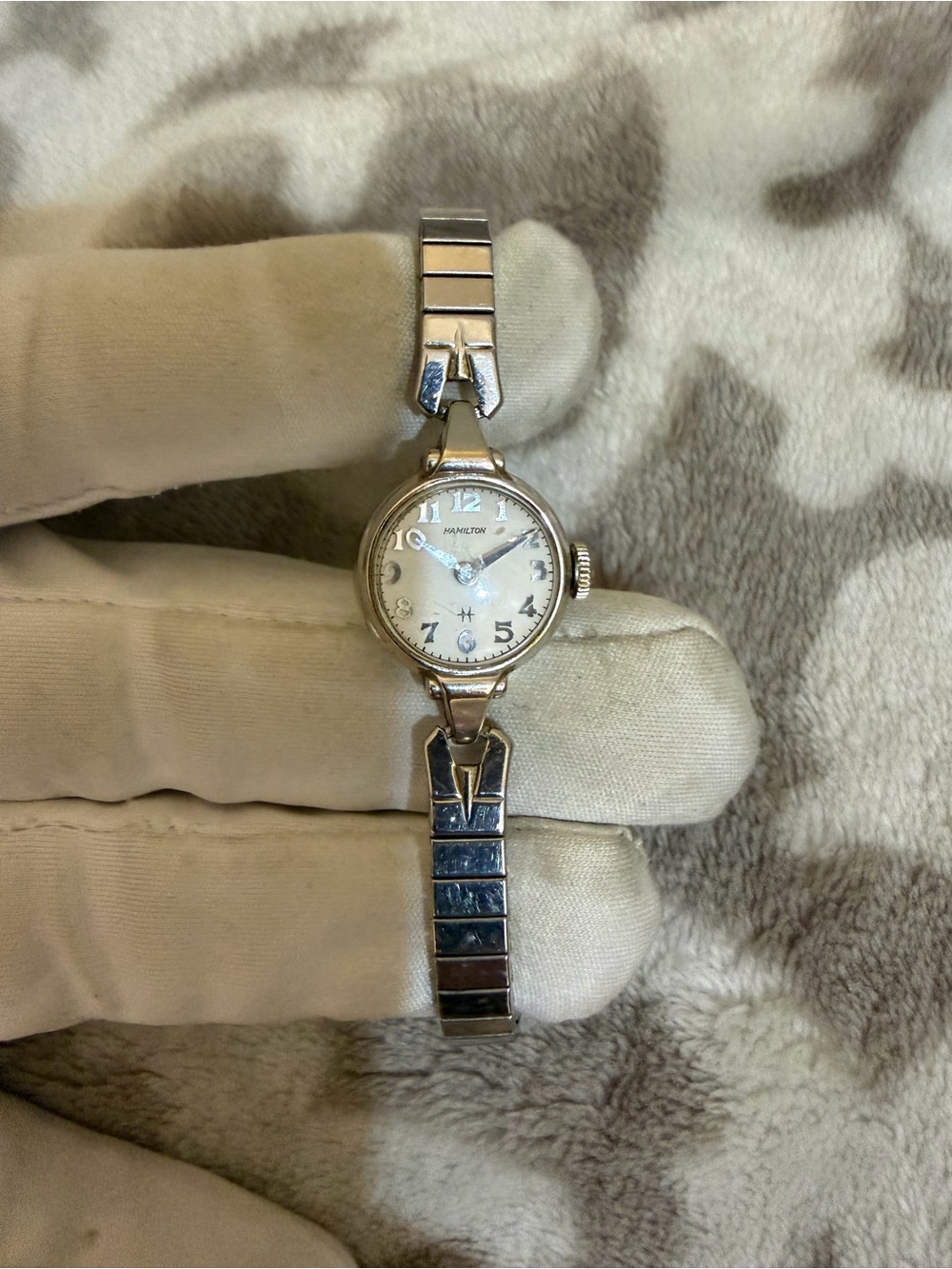 Vintage Hamilton Ladies Mechanical Watch – 10K Gold Filled Round Art Deco Case - Picture 4 of 13